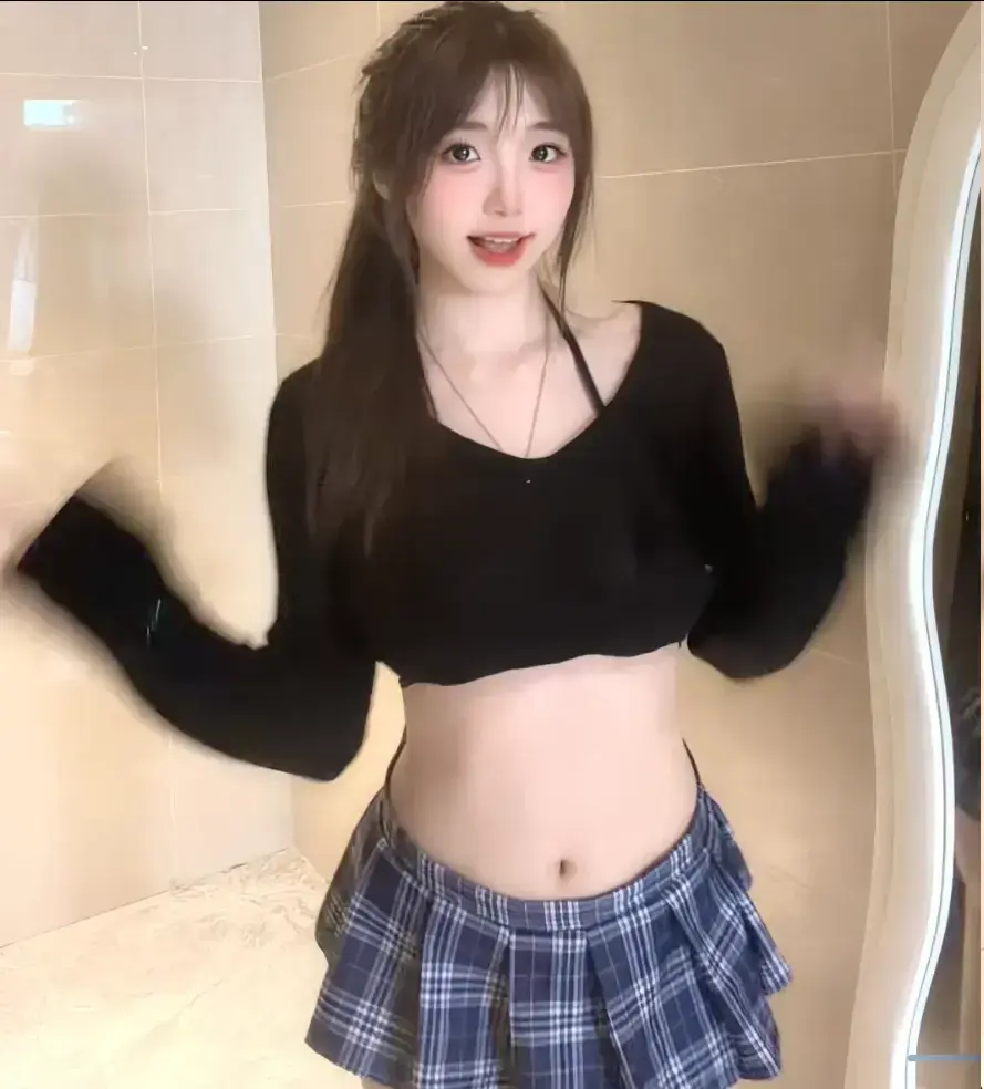 ###资源名<br />
《Sunny77》<br />
《Sunny77楼道战神》相关资源图片