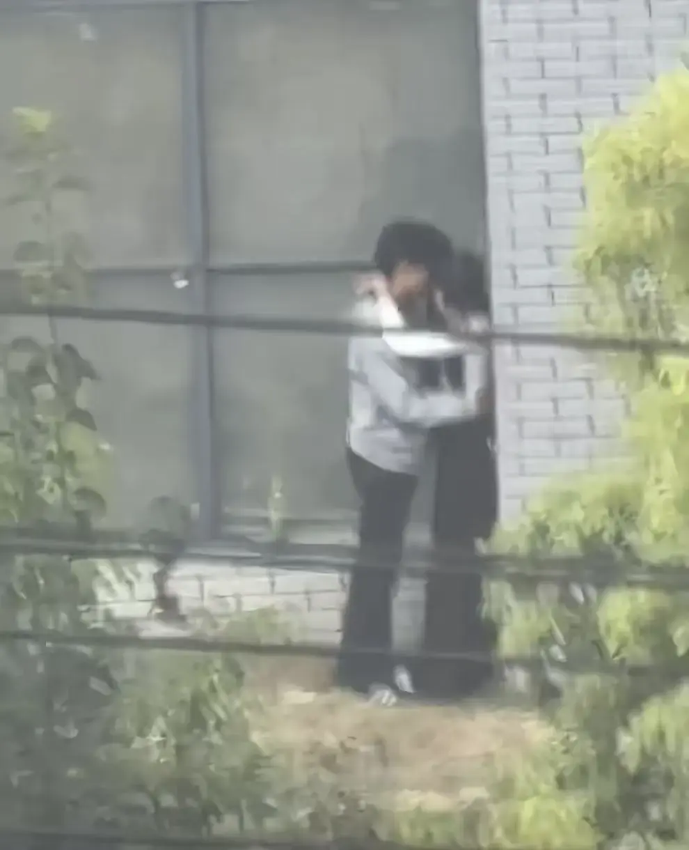 《蚌埠职教园情侣野外视频》完整版高清资源免费看-原生态画面事件后续在线观看-蚌埠职教园情侣野外视频限时抢先鉴赏
