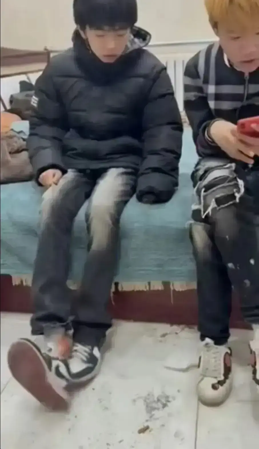 轻奢二人组《校园轻奢男孩》事件来龙去脉 - 原视频完整过程未删减高清播放 - 两个男孩轻奢小子全集免费在线观看